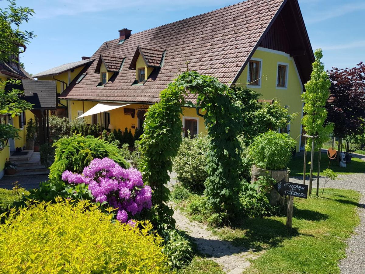 Weingut Reiterer Hotel Kitzeck im Sausal Exterior photo